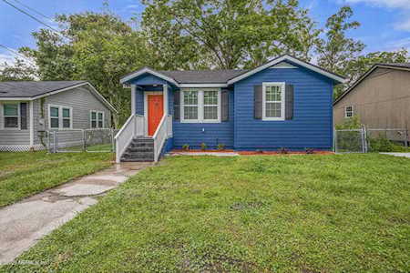 826 Mackinaw St Jacksonville, FL 32254