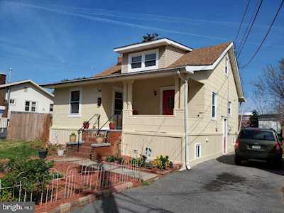 3902 Queensbury Rd Hyattsville, MD 20782