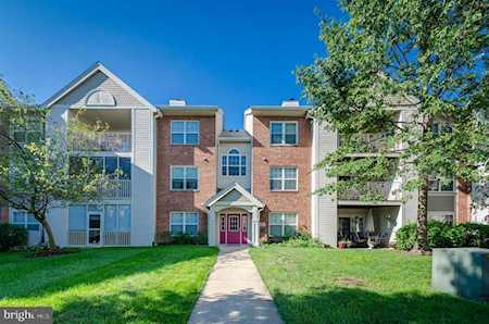 304 Blue Water Ct #202 Glen Burnie, MD 21060