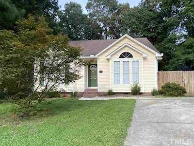 5421 Medieval Court Knightdale, NC 27545