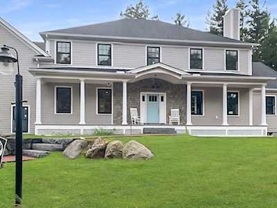 33 Pillings Pond Road Lynnfield, MA 01940