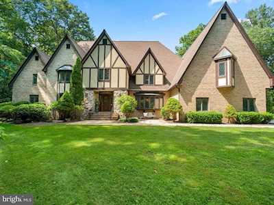 22305 Fitzgerald Dr Laytonsville, MD 20882
