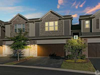 236 Belmont Dr Lincolnshire, IL 60069