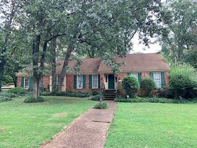 6915 Great Oaks Rd Germantown, TN 38138
