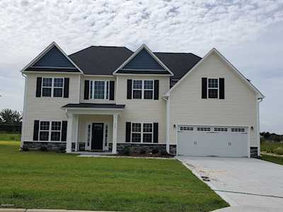 462 Sandcastle Street Grimesland, NC 27837