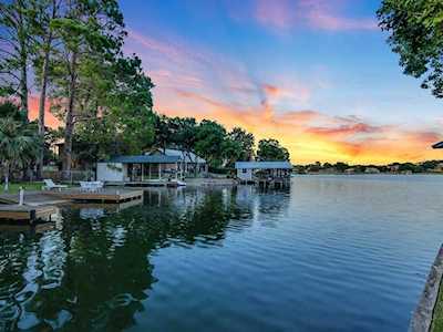 611 Cove CIR Granite Shoals, TX 78654