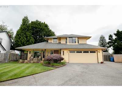 824 NE 156th Ave Vancouver, WA 98684