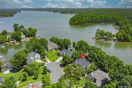 16115 Whitesail Dr Charlotte, NC 28278