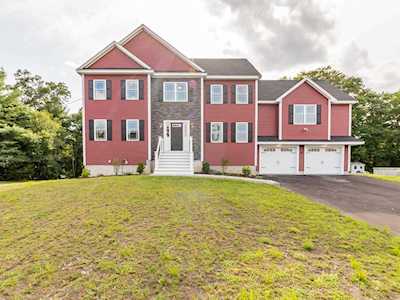 12 Wilhelmina Ave Burlington, MA 01803