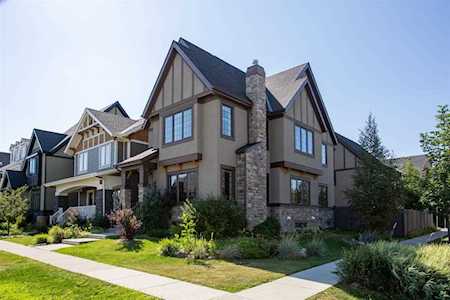 5 Mary Dover Dr SW Calgary, AB T3E 7A4