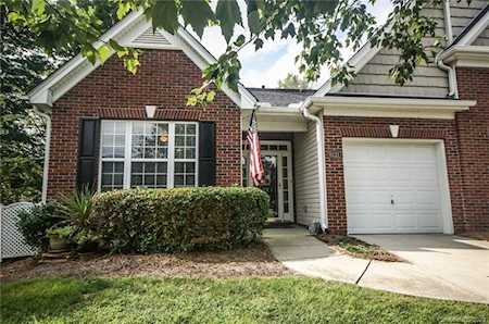 6121 Meadow Glen Ln Harrisburg, NC 28075