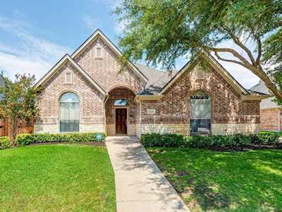 8205 Regency Drive North Richland Hills, TX 76182