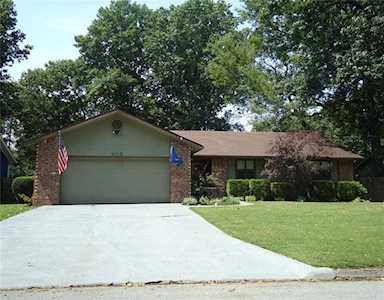 906 N Wren Dr Rogers, AR 72756