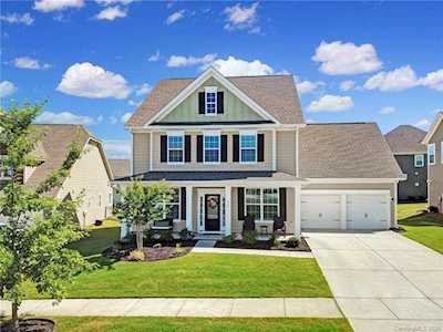 610 Maple Hill Dr Fort Mill, SC 29715