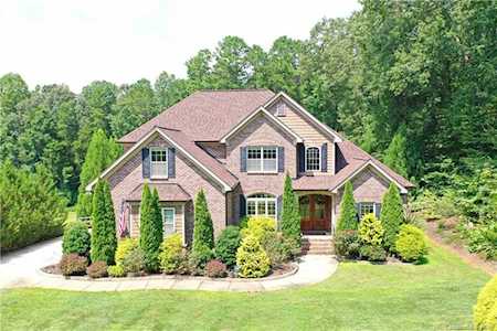 540 Arrow Point Ln Davidson, NC 28036