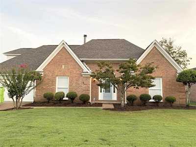 8772 Forest Breeze Dr Memphis, TN 38018