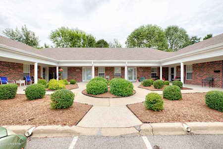 8324 Delta Cir Louisville, KY 40228