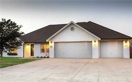 530 Paint Ln Centerton, AR 72719