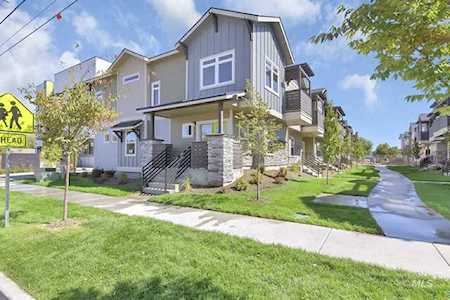 4261 N. Reed Lane Garden City, ID 83714