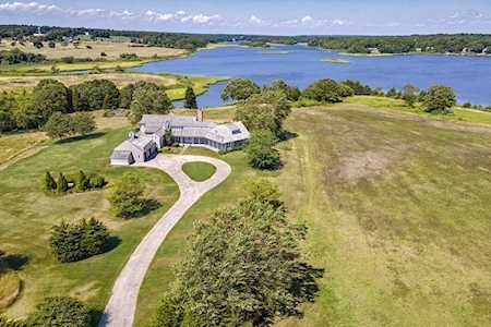 523 Barneys Joy Rd Dartmouth, MA 02748