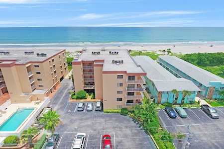 1527 S Atlantic Avenue #303 Cocoa Beach, FL 32931
