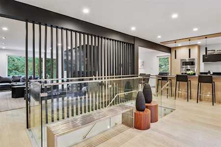 522 Newdale Place West Vancouver, BC V7T 1W5