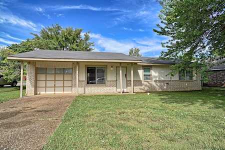 1412 S Greenwich Ave Russellville, AR 72801