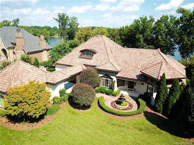 215 Milford Circle Mooresville, NC 28117
