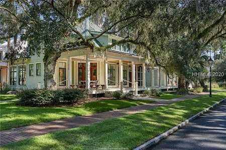 119 Stallings Island St Bluffton, SC 29910