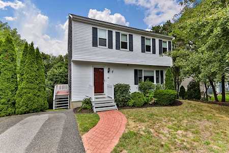 98 Hillside Dr Plymouth, MA 02360