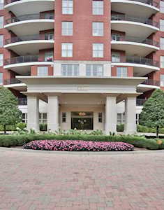6600 Seminary Woods Pl #908 Louisville, KY 40241