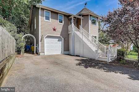 1372 Walnut Ave Annapolis, MD 21403