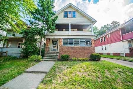 3695 Melbourne Cleveland, OH 44111