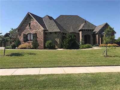 1304 River Birch Run Moore, OK 73160