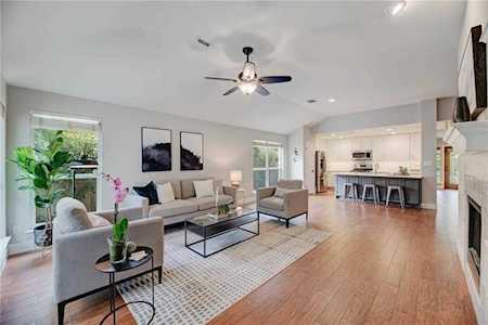 5108 Hibiscus Valley Dr Austin, TX 78739