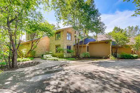 1 Fox Tail Ct Riverwoods, IL 60015