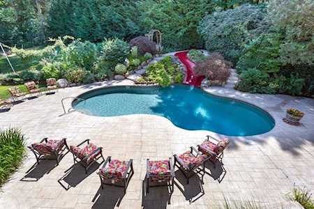 4 Dix Rd Franklin, MA 02038