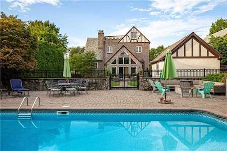 915 Washington Avenue Pelham, NY 10803