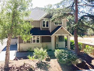 5228 Lower Dr Lake Oswego, OR 97035