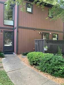 6100 Honeysuckle Ln Charlotte, NC 28212