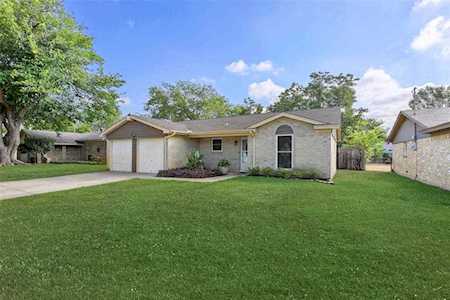 6716 Summit Ridge Drive Watauga, TX 76148