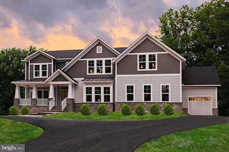 9524 Leemay St Vienna, VA 22182
