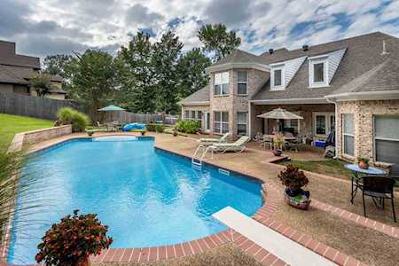 2301 Dickens Place Dr Southaven, MS 38672