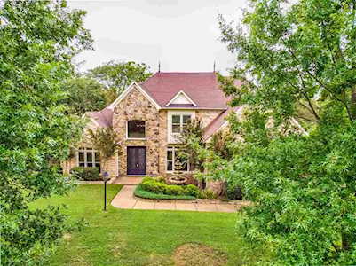 25 Lake Mist Dr Piperton, TN 38017
