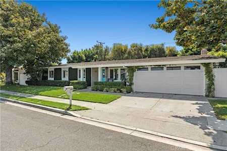 263 Rochester Street Costa Mesa, CA 92627