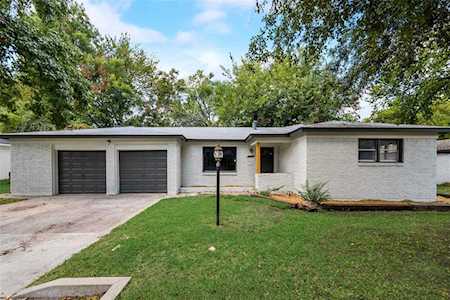 5704 Carb Drive Westworth Village, TX 76114