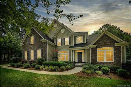 304 Beech Bluff Dr Mount Holly, NC 28120