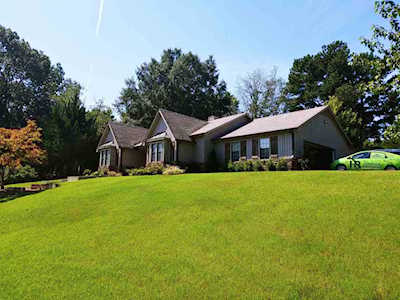 3275 Old Trail Cv Lakeland, TN 38002