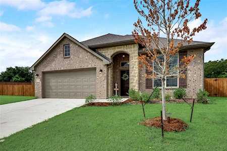 531 Balboa Court Azle, TX 76020