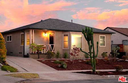 1918 W 112th Street Los Angeles, CA 90047